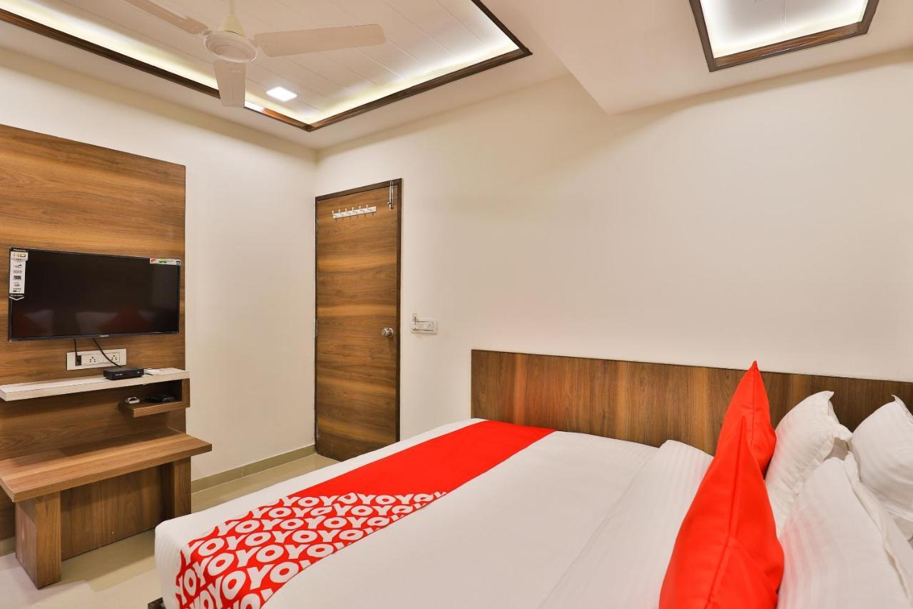 Oyo 24950 Hotel Shree Balaji Residency Ahmedabad Exteriör bild