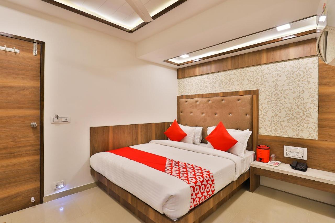 Oyo 24950 Hotel Shree Balaji Residency Ahmedabad Exteriör bild